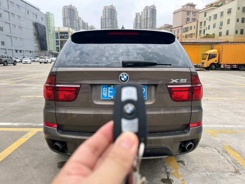 广州14年宝马X59