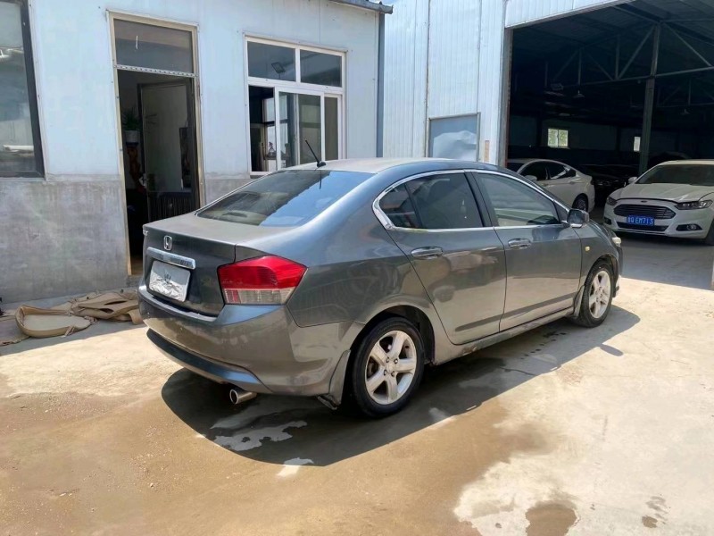 青岛10年本田锋范7