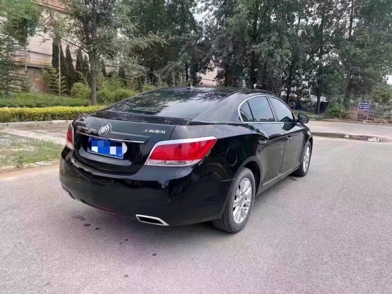 北京11年别克君越8