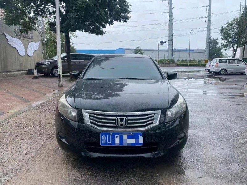 青岛10年本田雅阁1