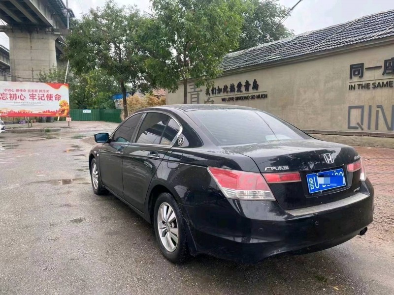 青岛10年本田雅阁8