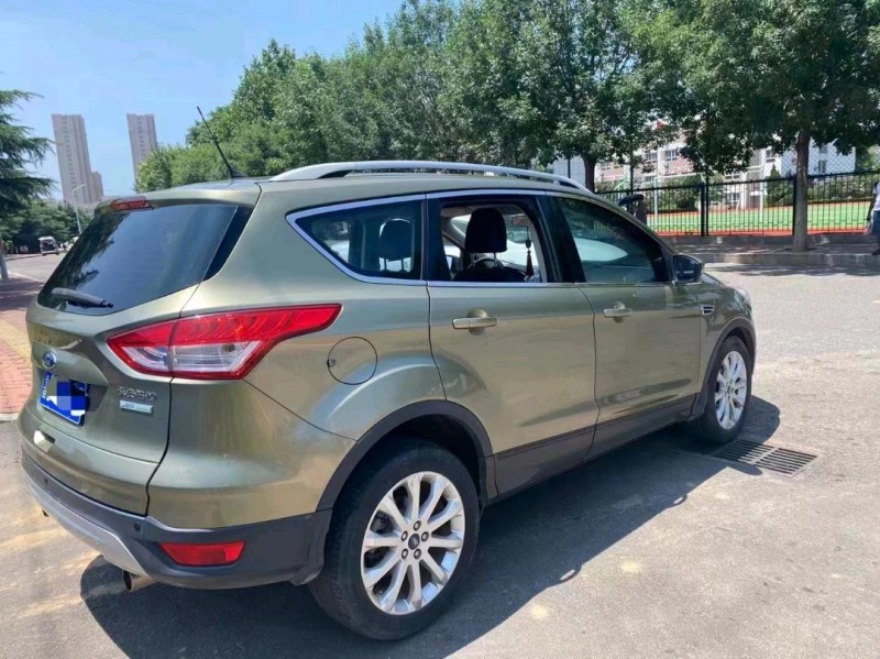 青岛13年福特翼虎7