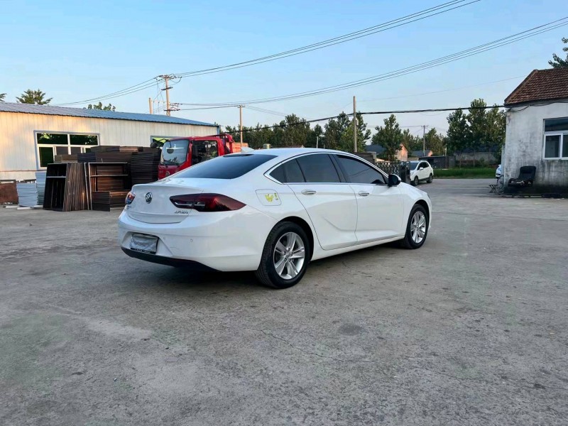 徐州20年别克君威8