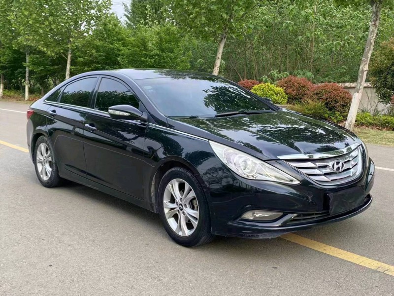 徐州13年现代索纳塔八2