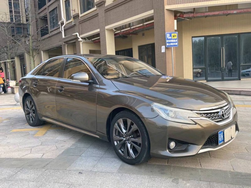 广州14年丰田锐志3
