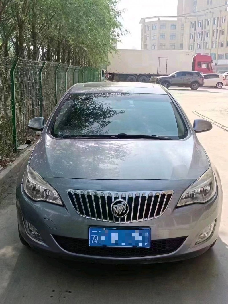 北京13年别克英朗1