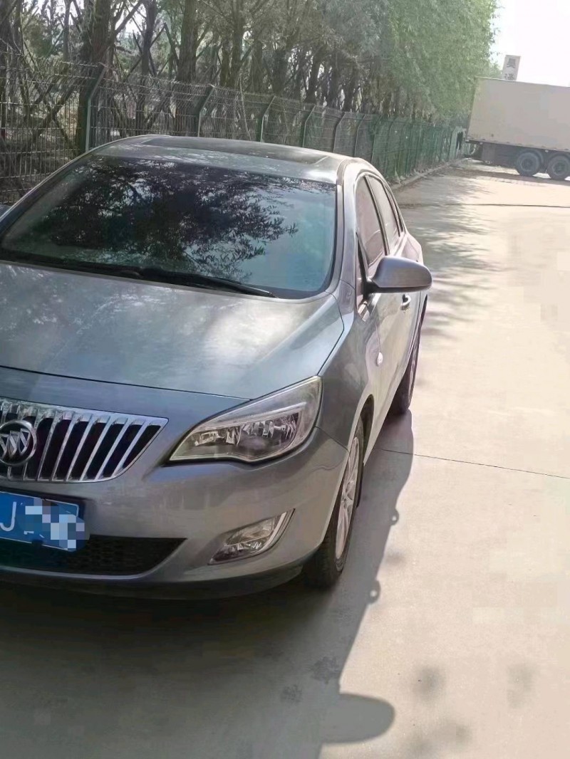 北京13年别克英朗2