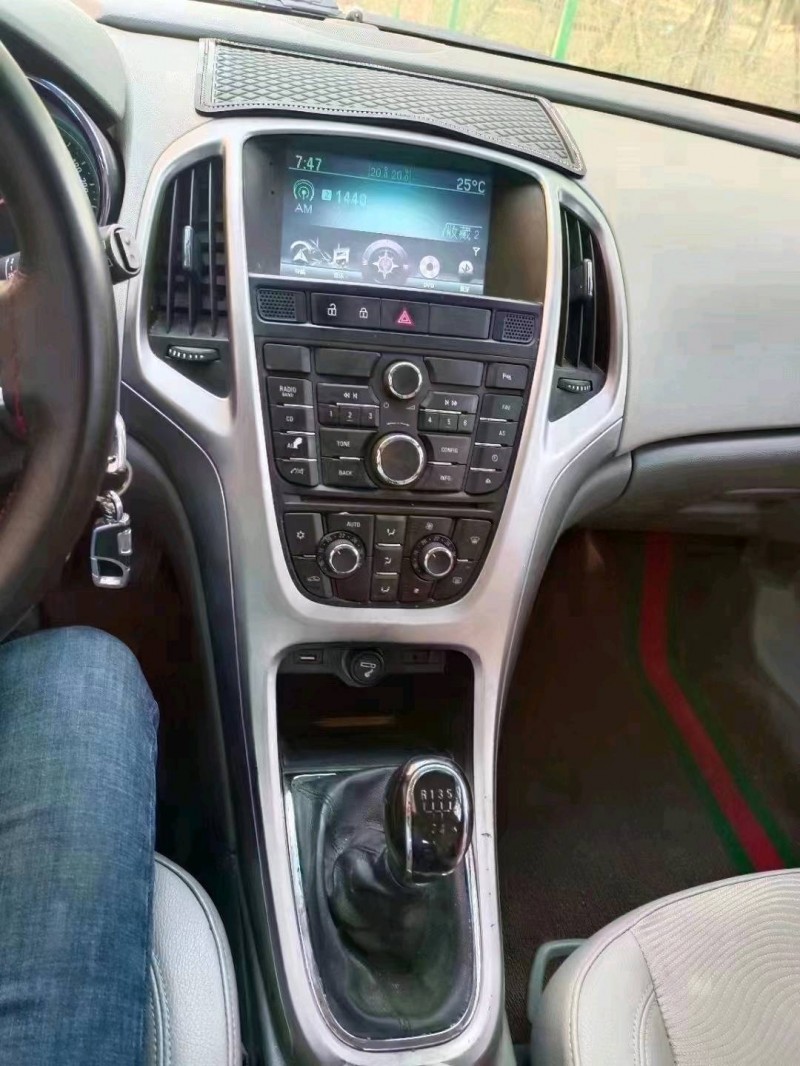 北京13年别克英朗7