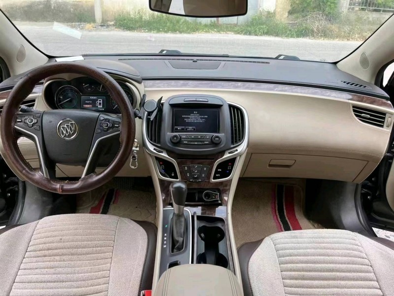 北京15年别克君越8