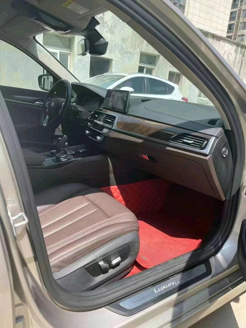 北京18年宝马5系4