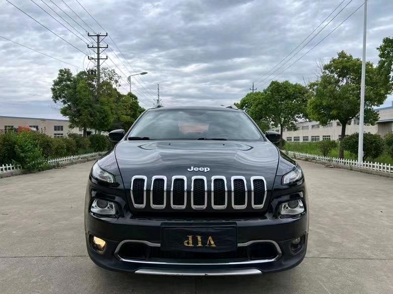 鹽城18年Jeep自由光1