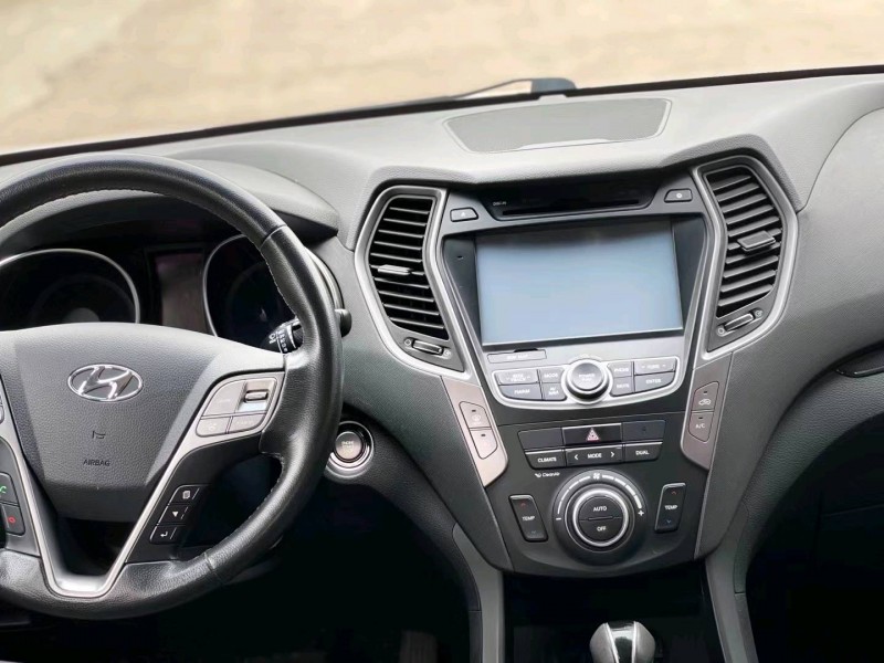 北京16年现代全新胜达5