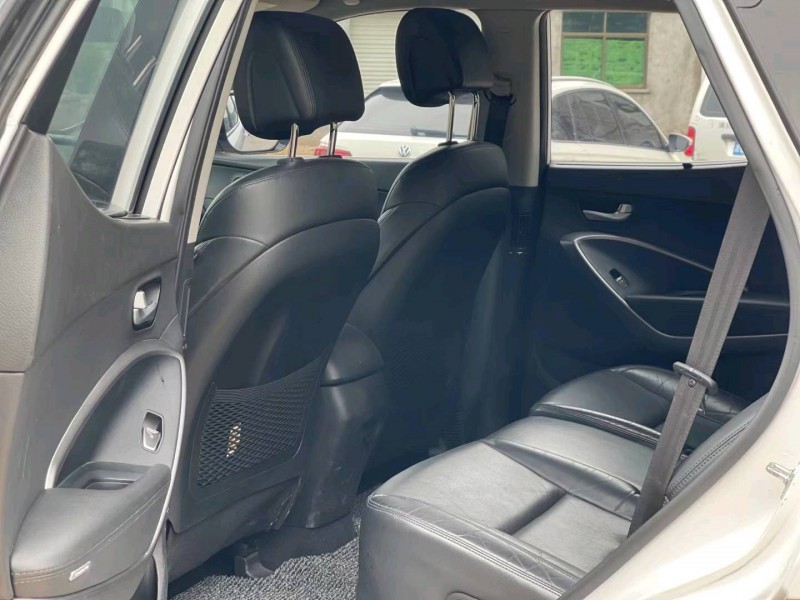 北京16年现代全新胜达6