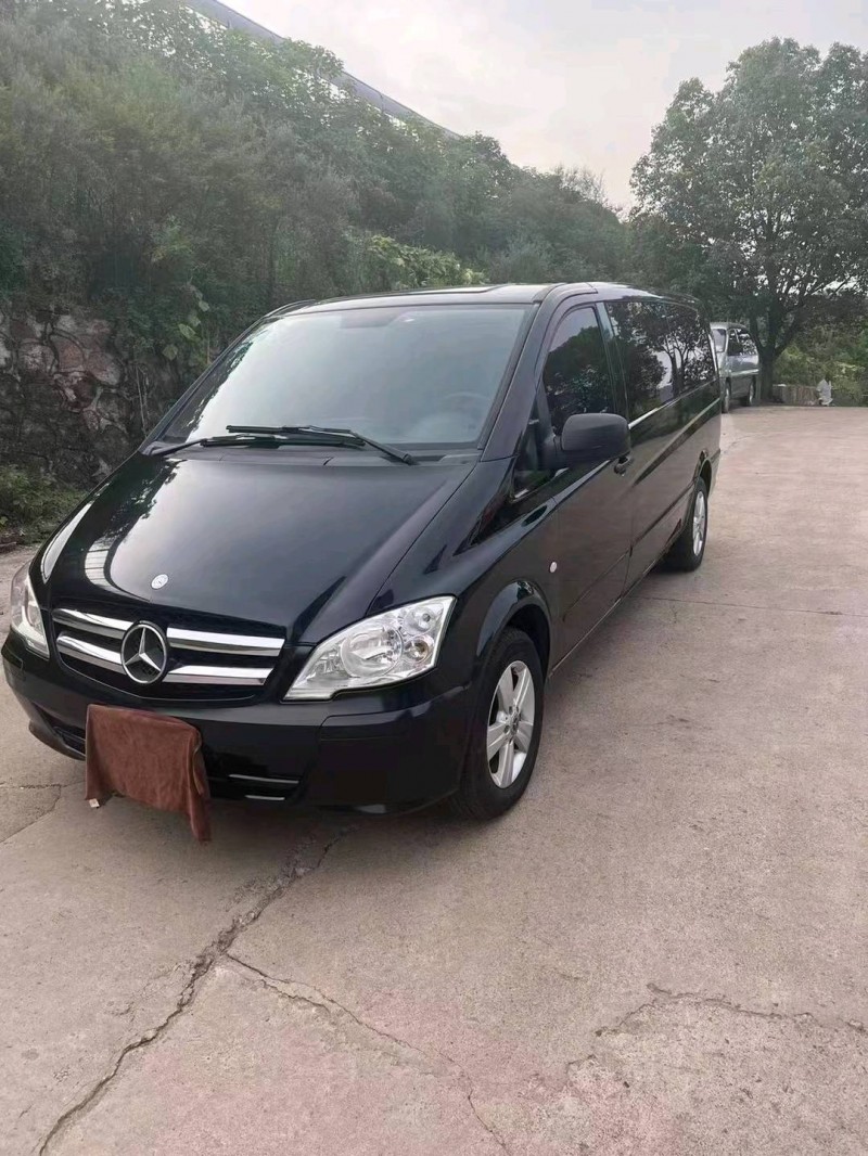 北京12年奔驰威霆8