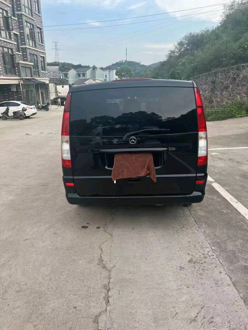 北京12年奔驰威霆2