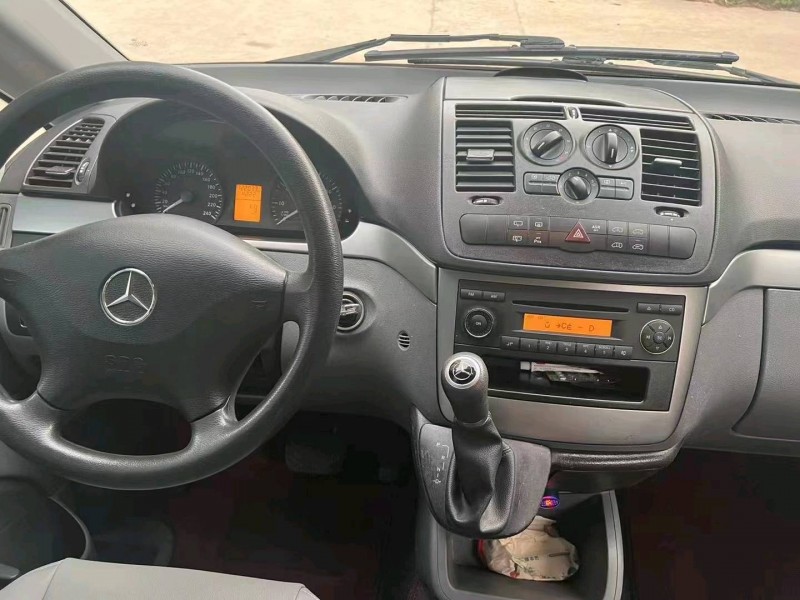 北京12年奔驰威霆3