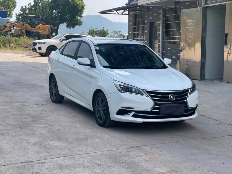 北京19年长安汽车逸动1