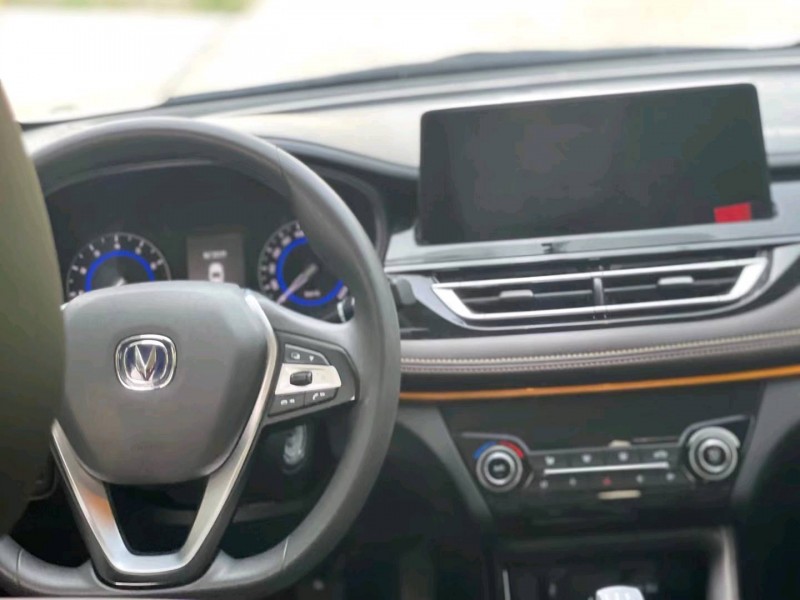 北京19年长安汽车逸动5