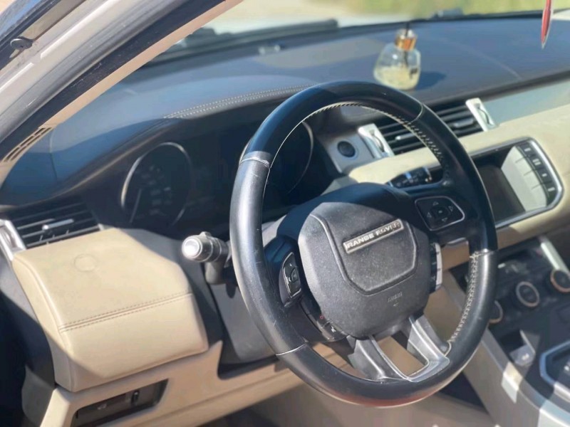 北京12年路虎极光3