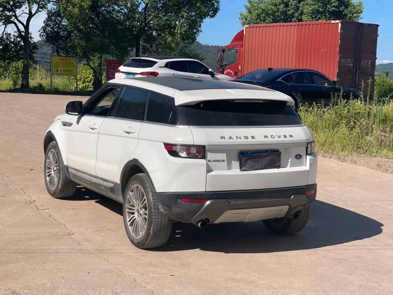 北京12年路虎极光5