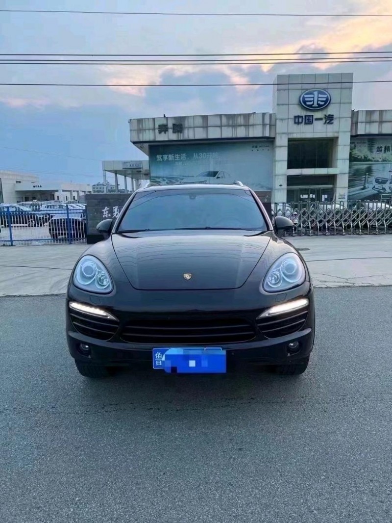 北京14年保时捷卡宴1