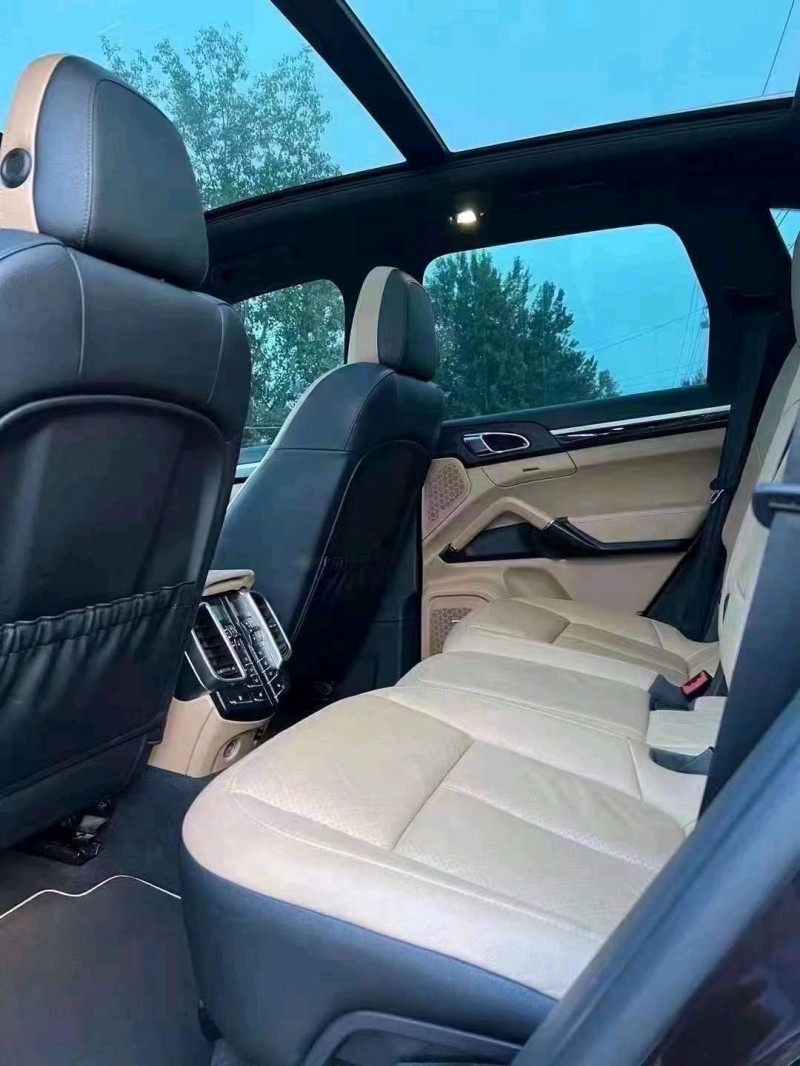 北京14年保时捷卡宴4