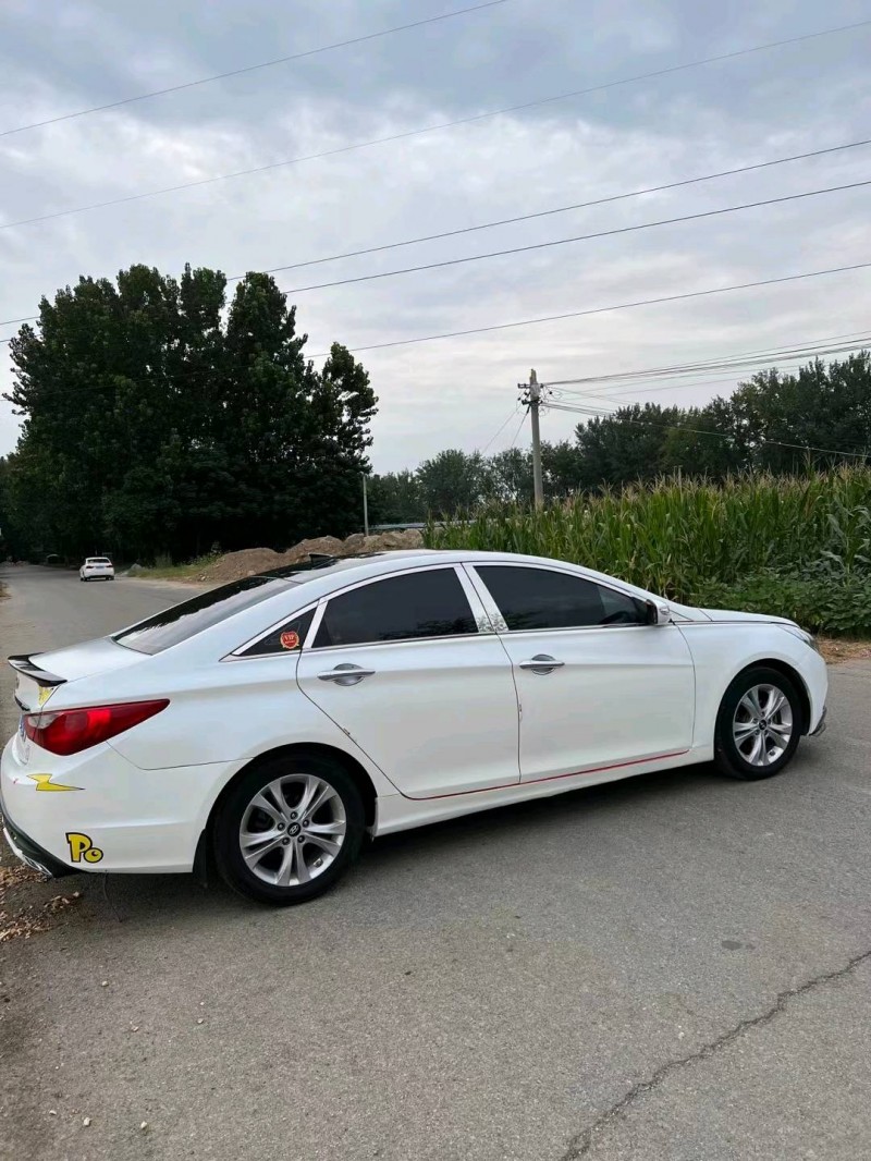 北京13年现代索纳塔八8