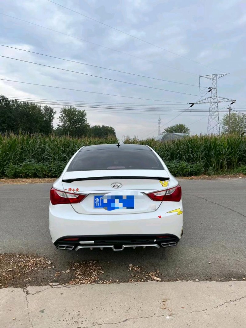 北京13年现代索纳塔八9