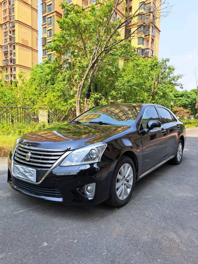 北京14年丰田皇冠2
