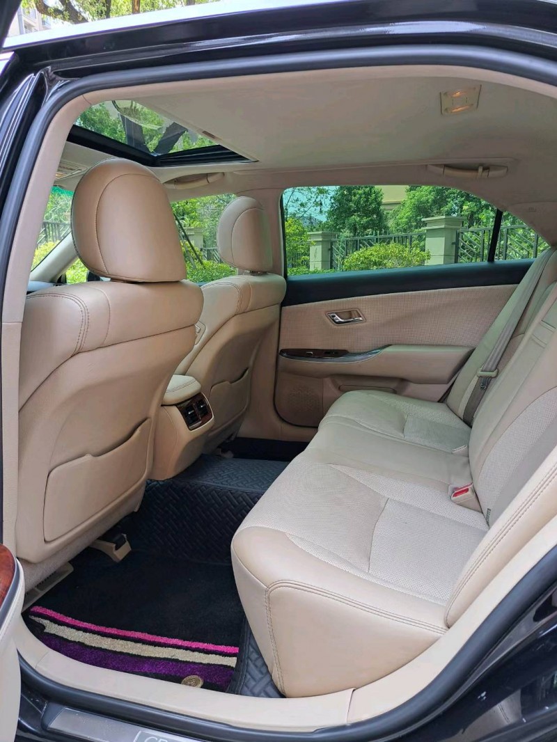 北京14年丰田皇冠5