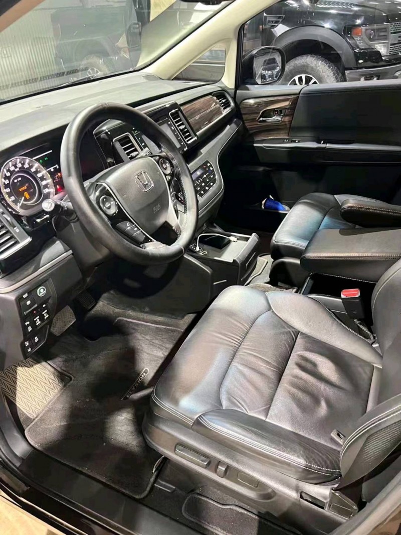 邢台17年本田艾力绅9