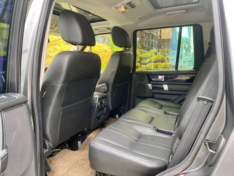 广州14年路虎发现8