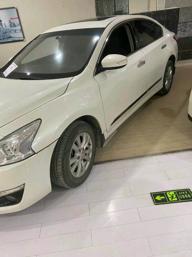 北京16年日产天籁4