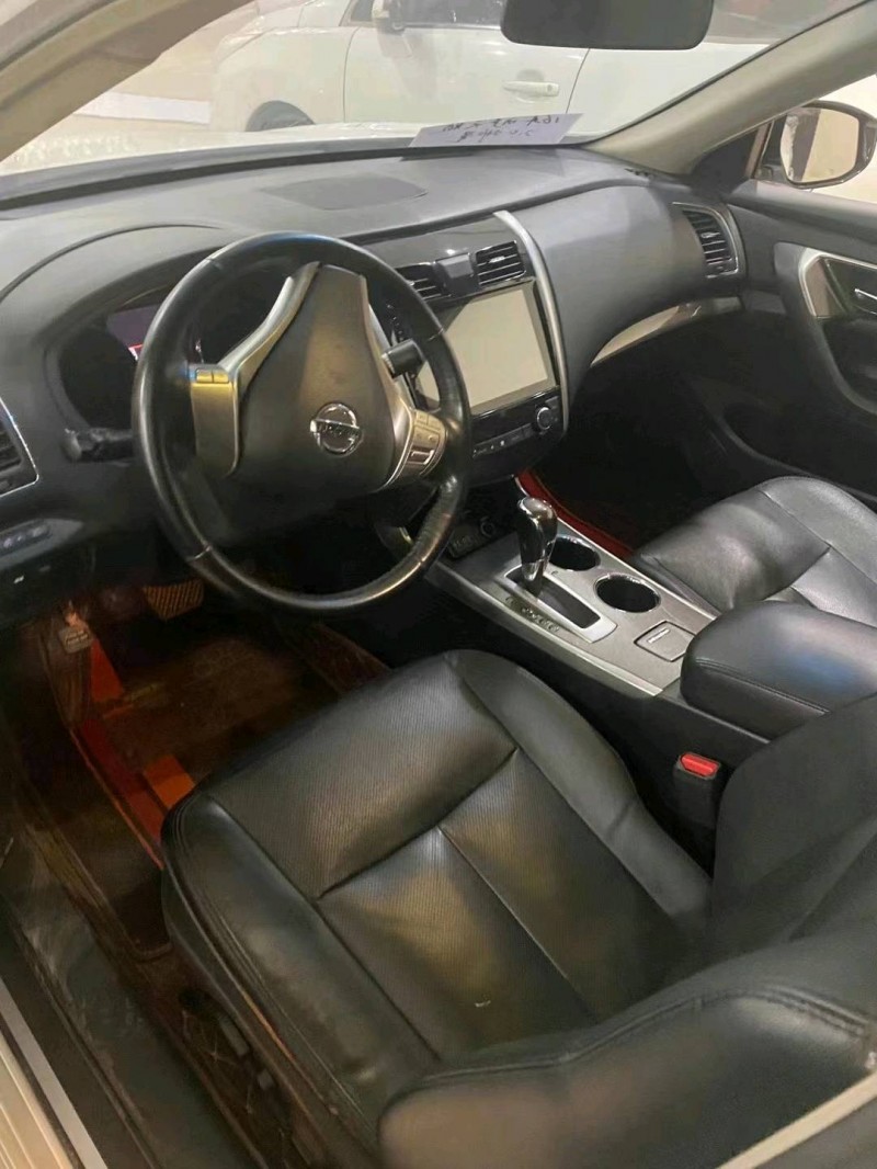 北京16年日产天籁3