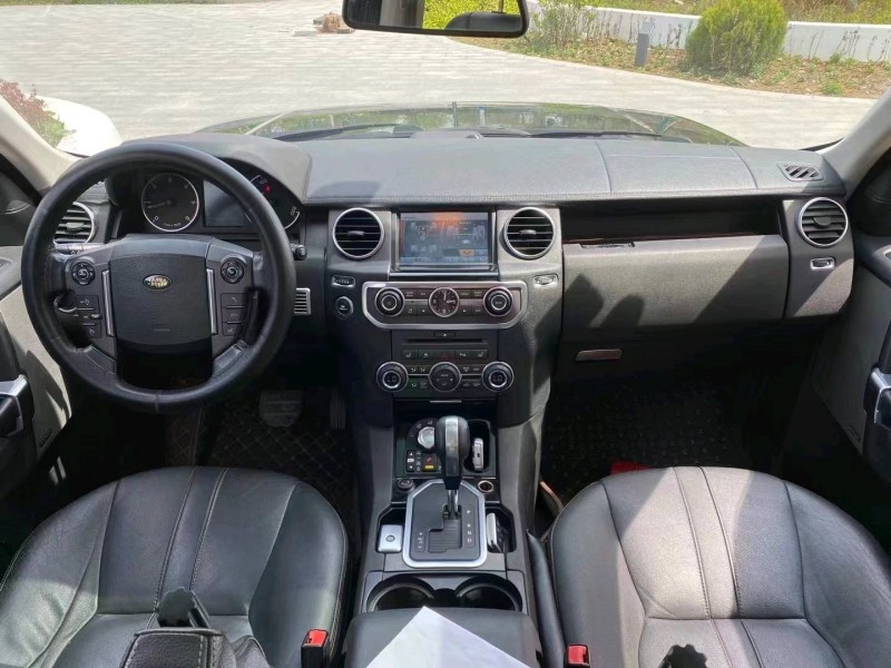 东营10年路虎发现8