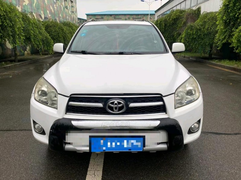 沈阳11年丰田RAV41
