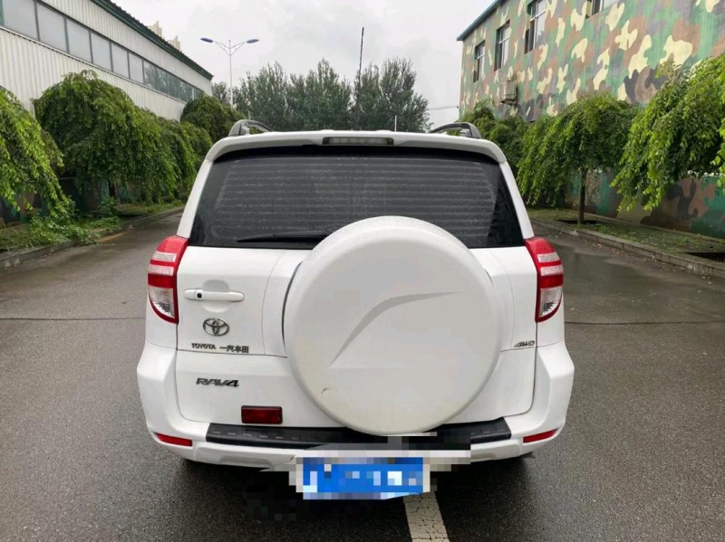 沈阳11年丰田RAV46