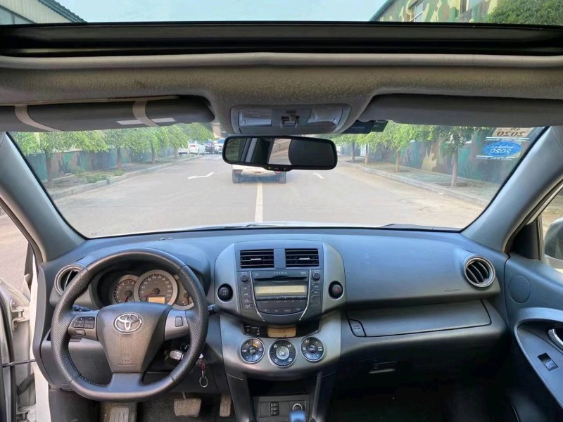 沈阳12年丰田RAV49