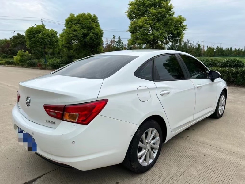 盐城17年别克威朗2