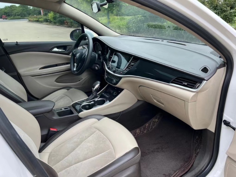 盐城17年别克威朗6