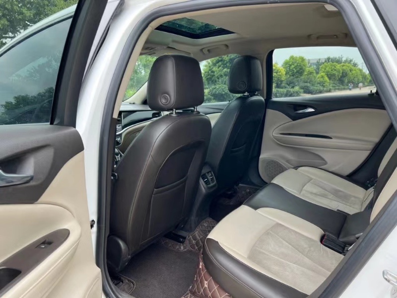 盐城17年别克威朗9