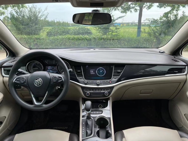 盐城17年别克威朗8