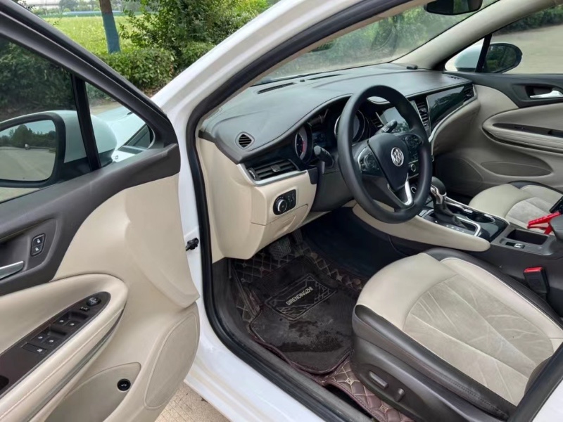 盐城17年别克威朗7