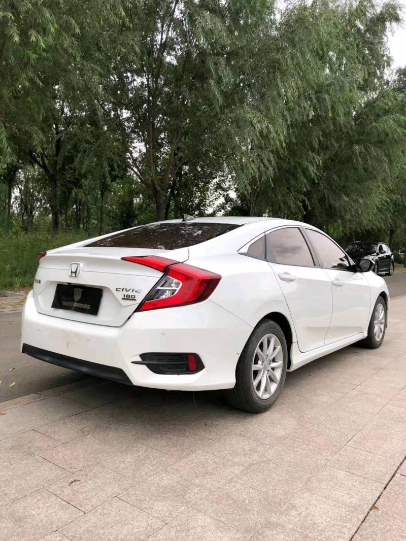 东营17年本田思域3