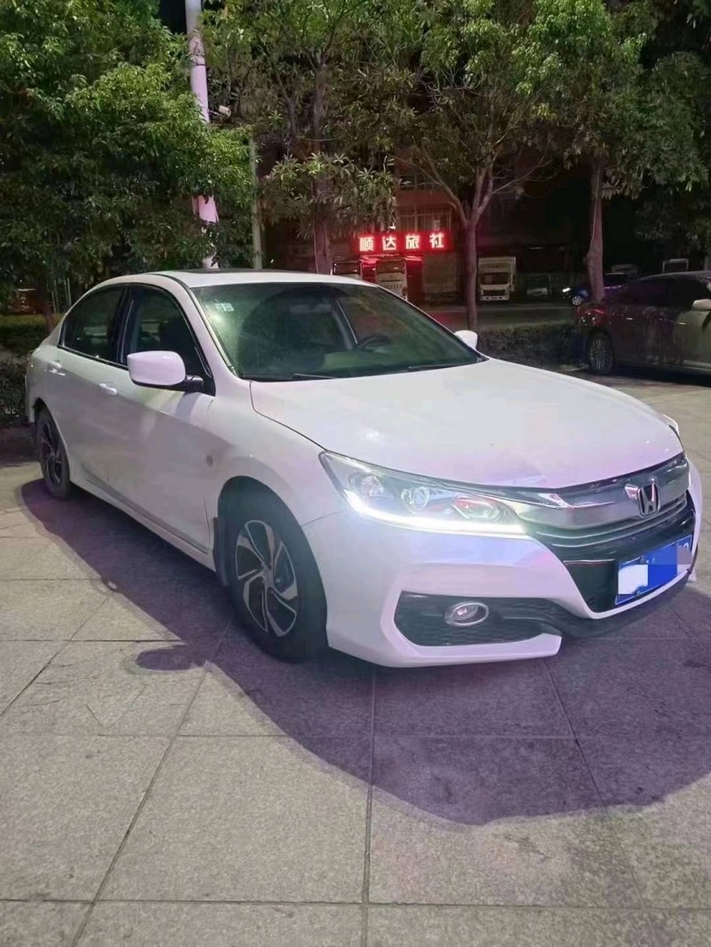 东营16年本田雅阁3