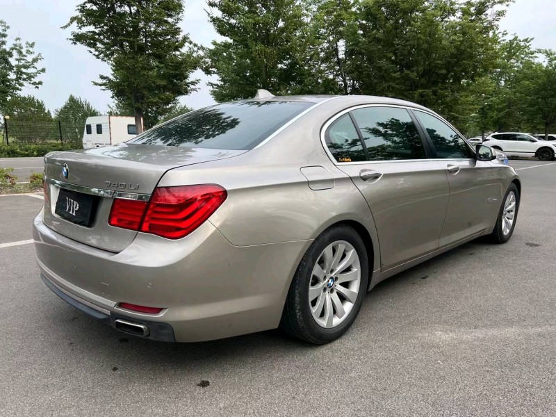 济宁12年宝马7系7