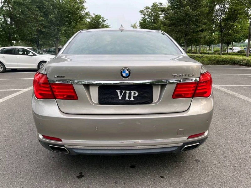 济宁12年宝马7系9