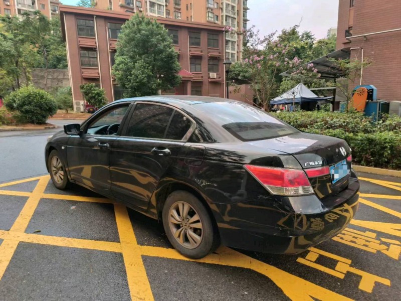 宜春08年本田雅阁6