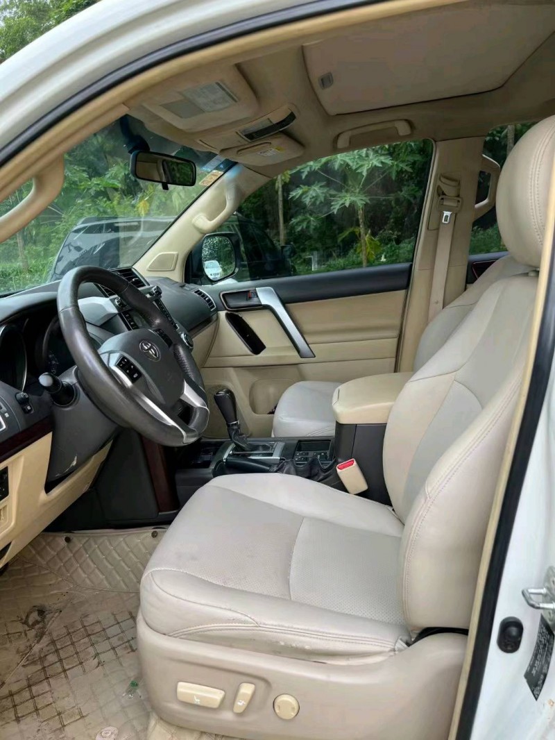 北京16年丰田普拉多2