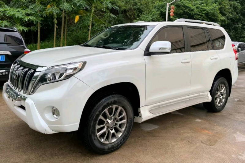 北京16年丰田普拉多7